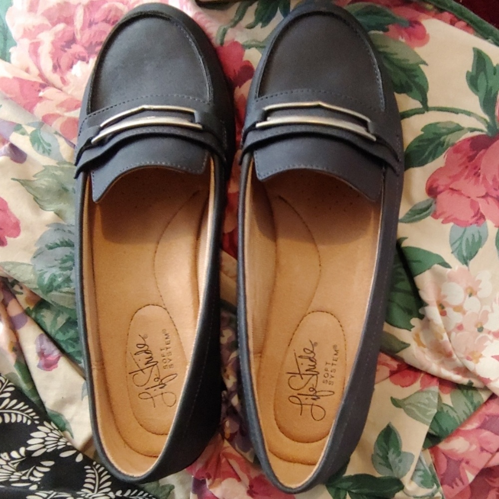 Navy blue flats by Lifestride